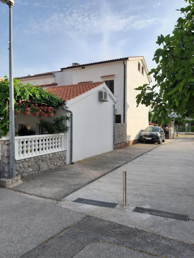 Apartmani Jozefina オミサリ エクステリア 写真