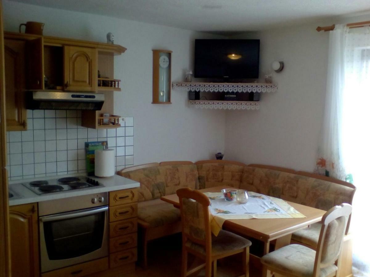 Apartmani Jozefina オミサリ エクステリア 写真
